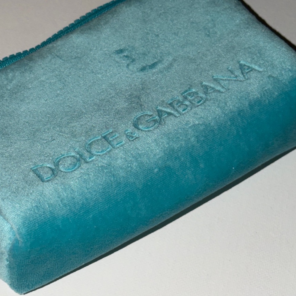 New Dolce and Gabbana Small Turquoise Velvet Pouch! Safe inside for sunnies! - Picture 12 of 13